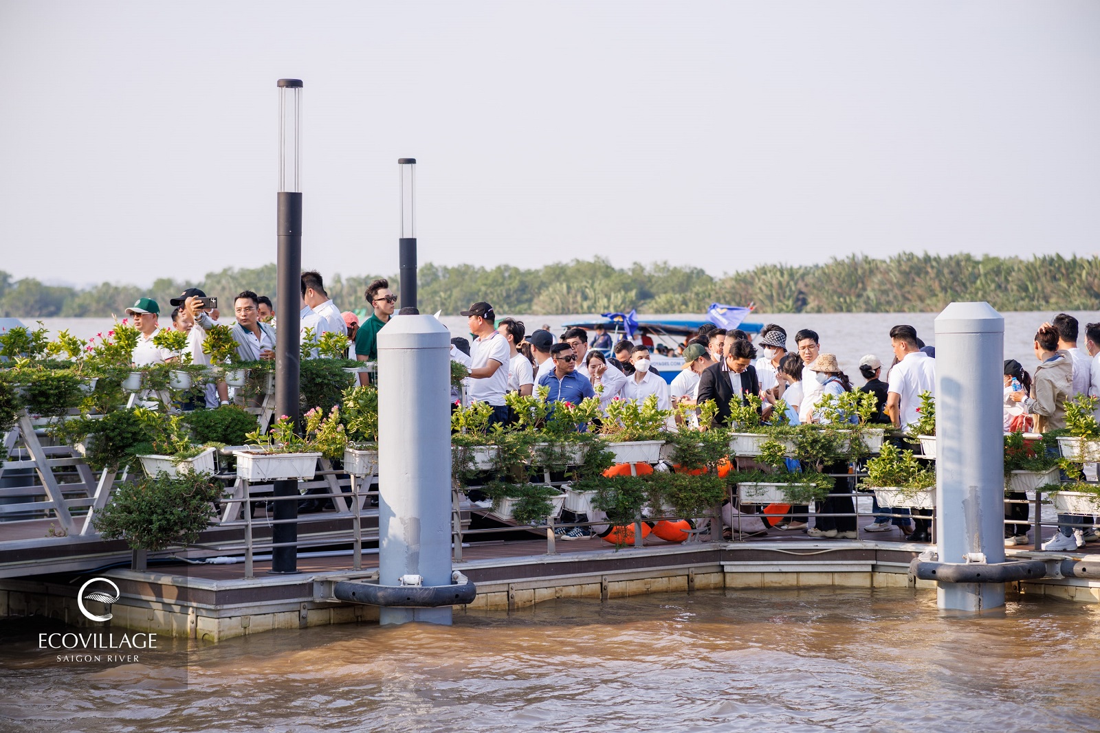 Di Chuyển Bằng Cano Đến Ecopark Đồng Nai