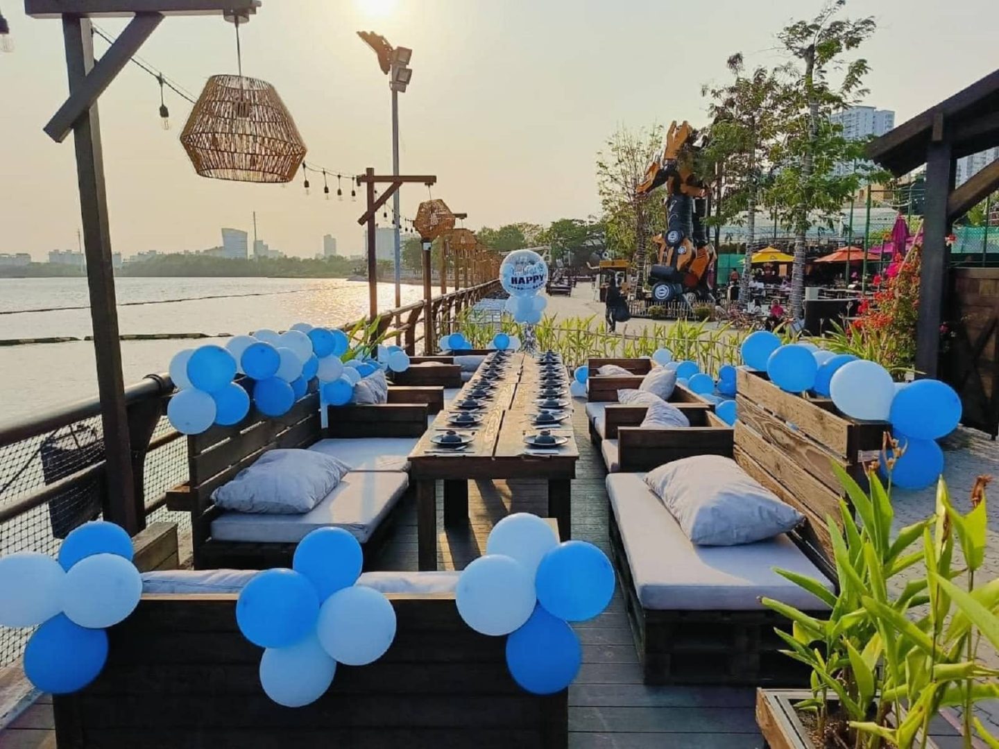 đặt tiệc boat house bình khánh