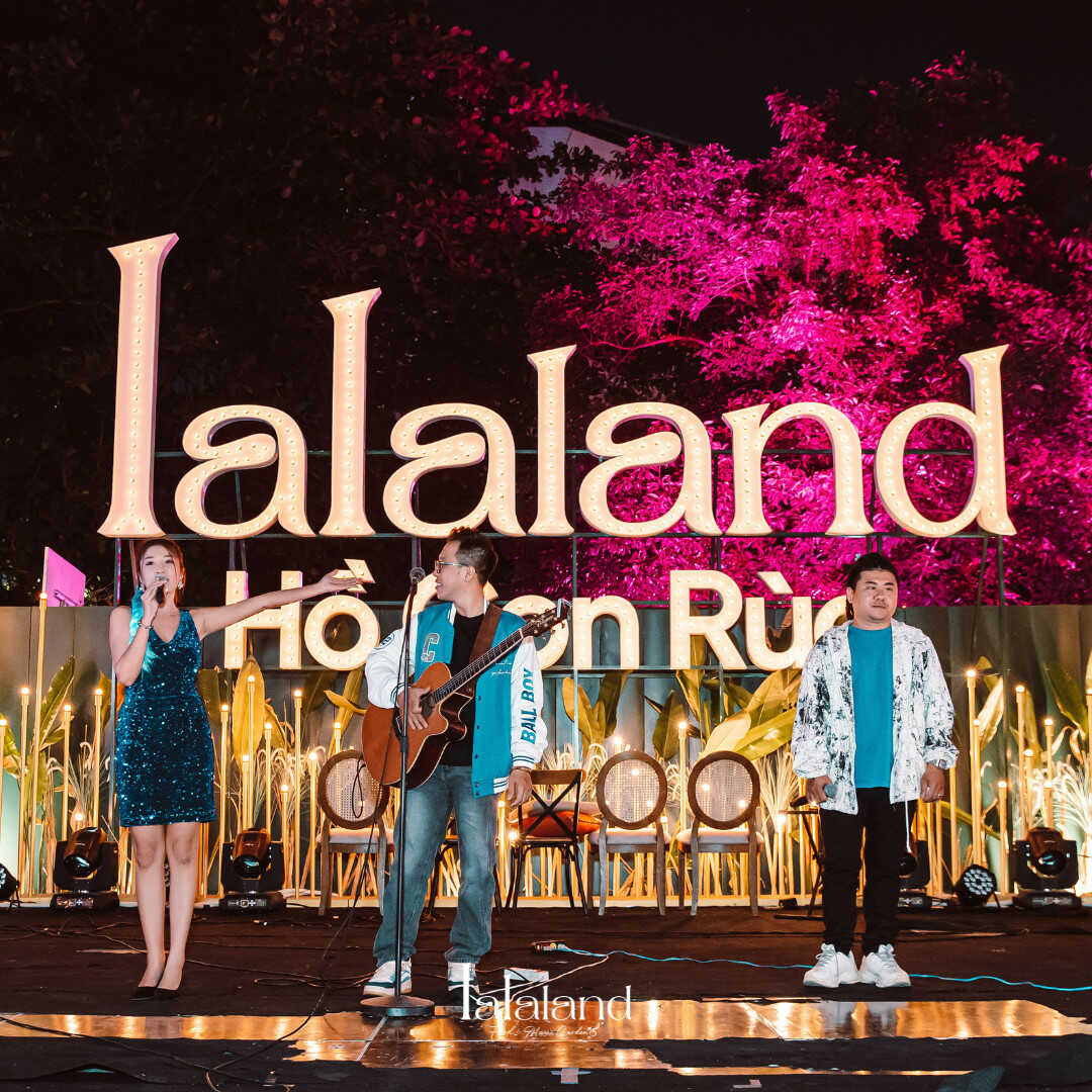 Báo giá tiệc 100 người cho nhà hàng Lalaland Hồ Con Rùa