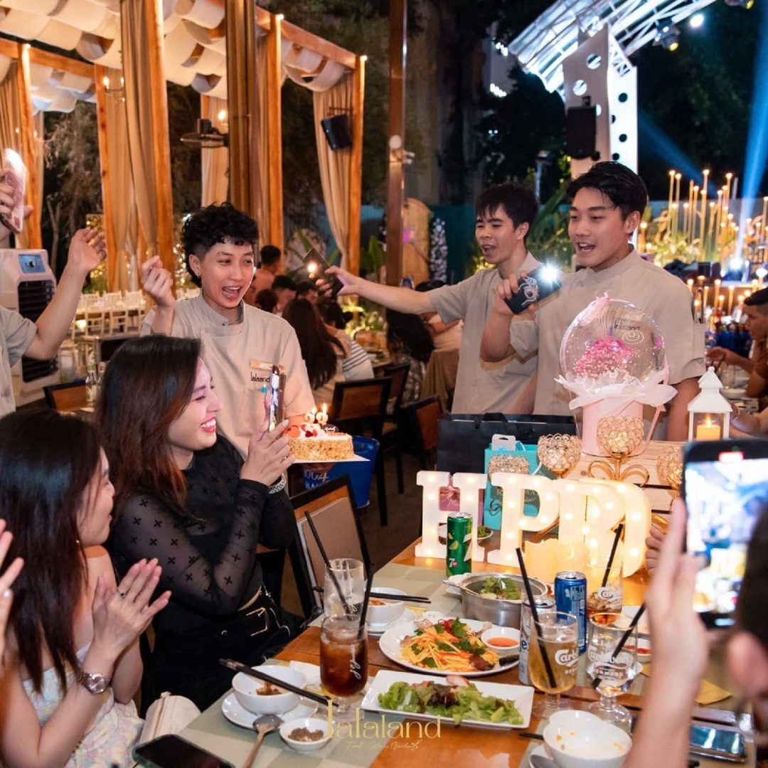 Hoạt Đông Giải Trí Bình Khánh By Night